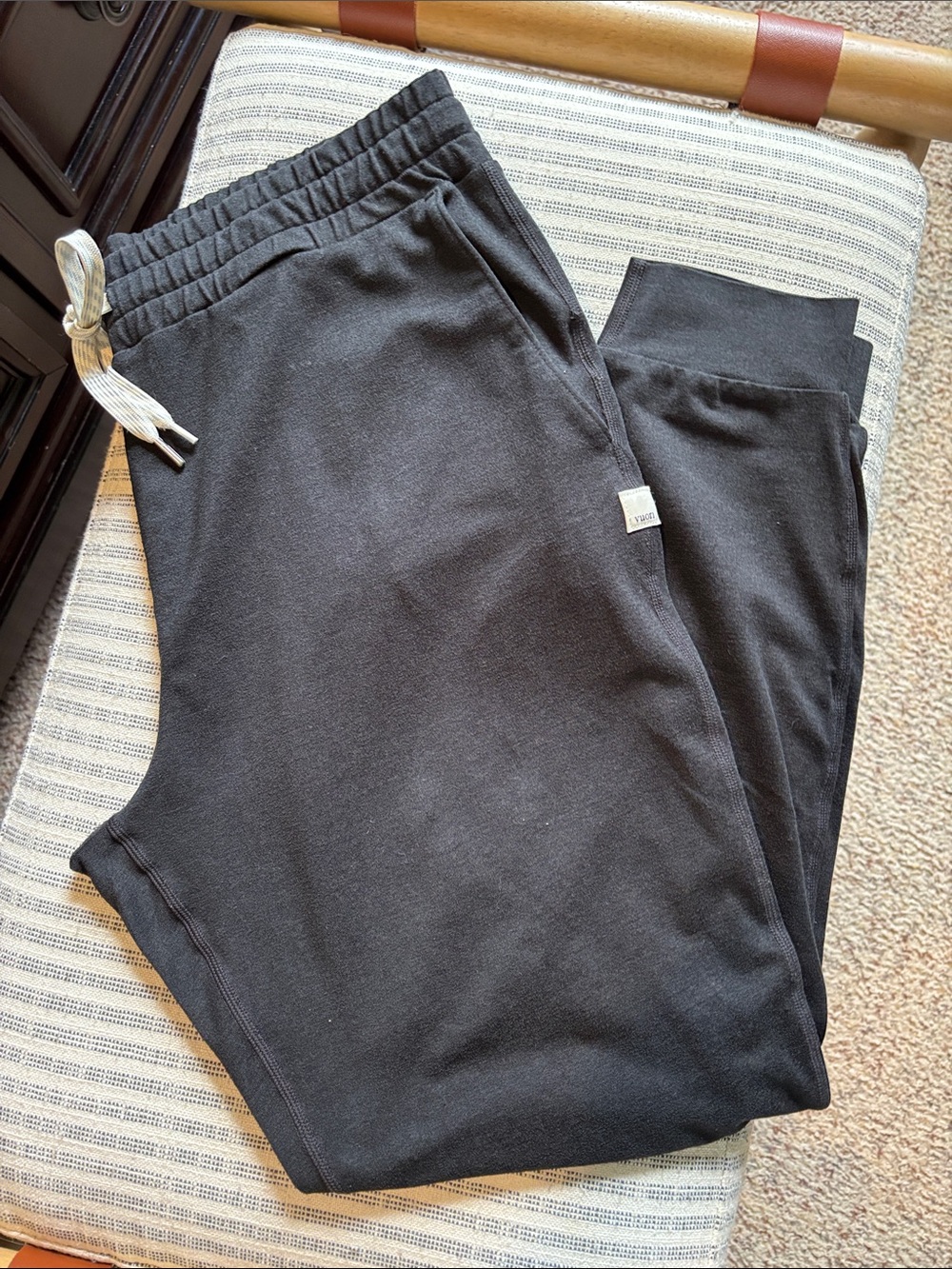Vuori Black Women’s Joggers with Contrast Drawstring